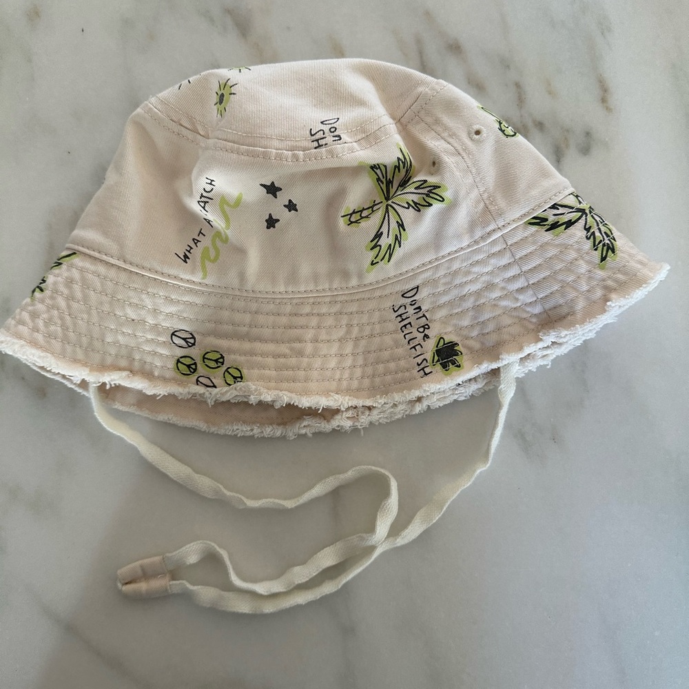 Kids OFFLINE bucket hat. New with Tags.